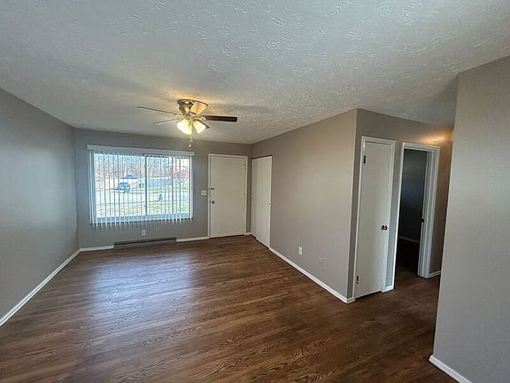 2nd image of 2801 Royal Glen Dr