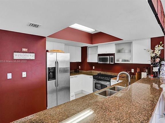 3rd image of 16699 Collins Ave APT 1410