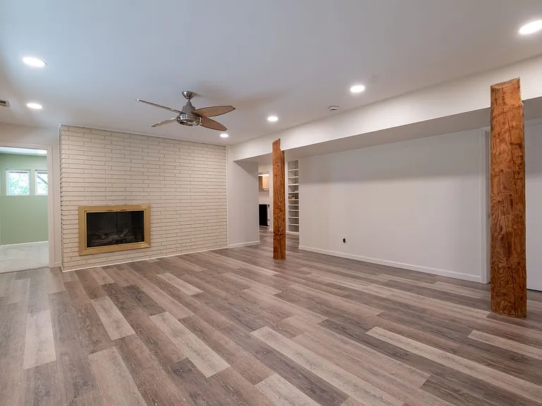 16650 SE 26th St — Photo 35