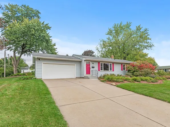 3260 68th Ct E, Inver Grove Heights, MN 55076