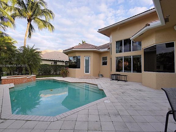 3rd image of 10997 Canary Island Ct