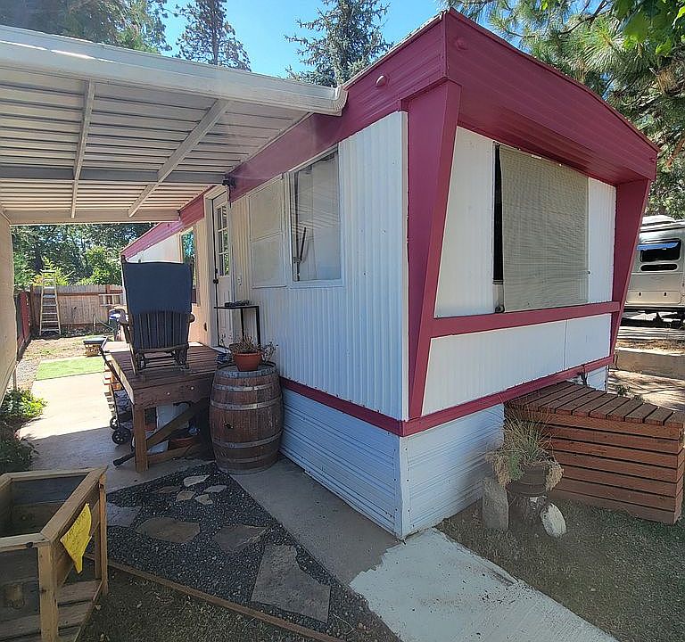 1st image of 2799 Siskiyou Blvd Unit 22