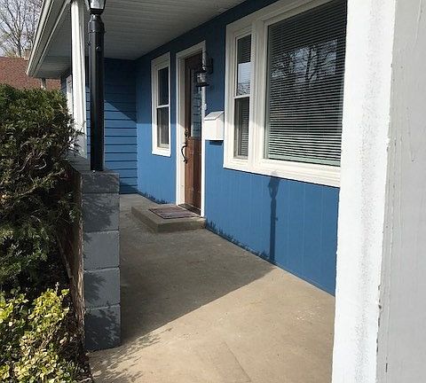 4th image of 5010 N Bellevue Pl