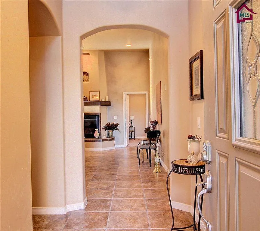 4 bed, 1851 sqft, $1,950 — Photo 2