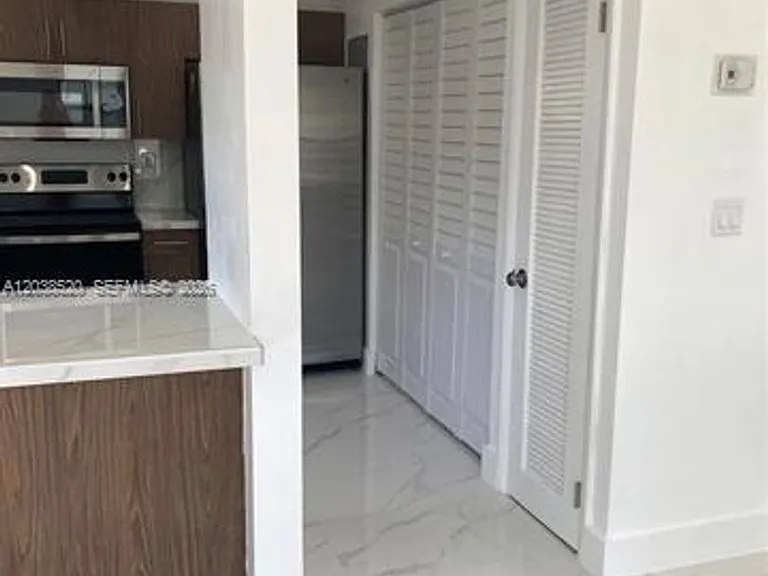 18765 SW 100th Ave — Photo 7