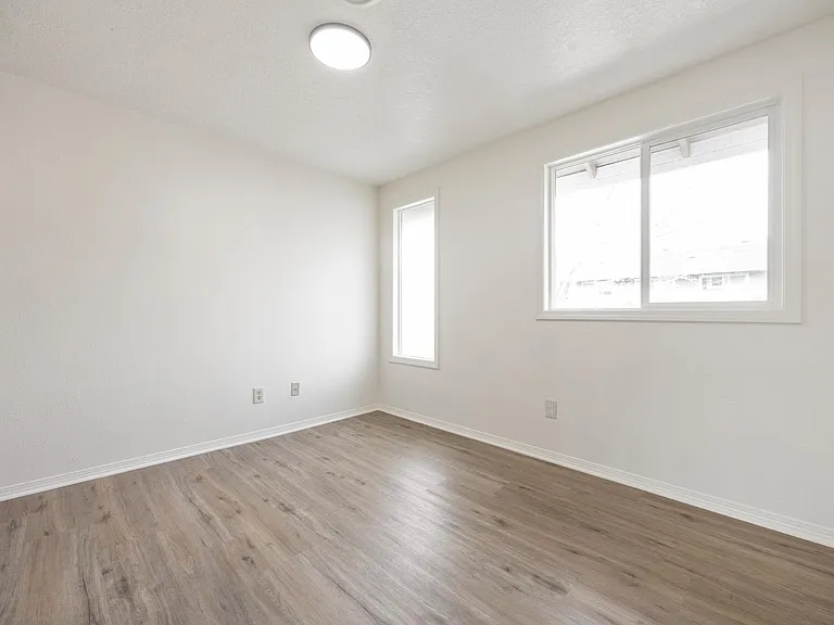 4921 SW 59th Ave — Photo 19