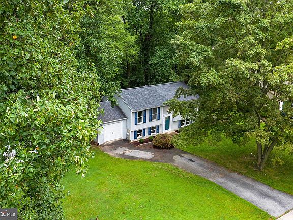 4th image of 610 Morgan Dr E