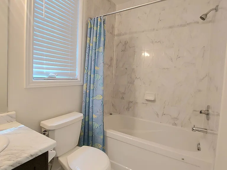 92 Berkely St #UPPER — Photo 7