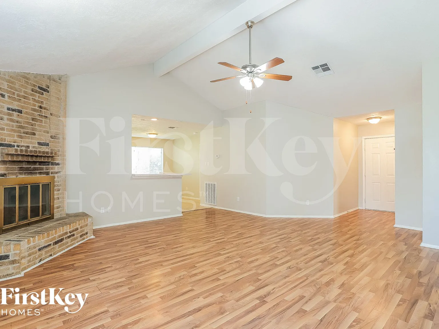 3 bed, 2.0 bath, 1602 sqft, $2,115 — Photo 2