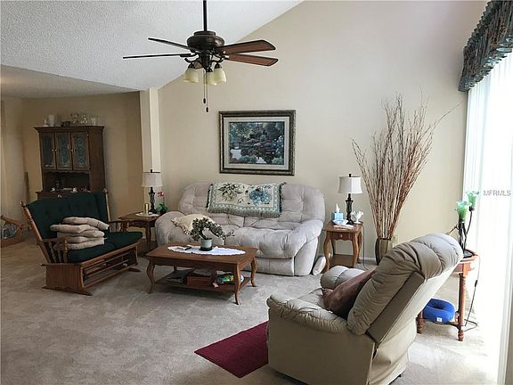 5th image of 106 N Capri Ct