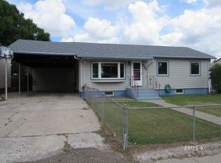 407 Juniper Ave, Glendive, MT 59330