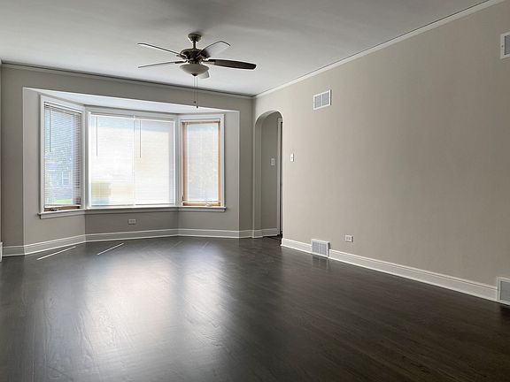 5th image of 9846 S Saint Louis Ave