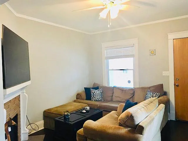 1177 Gladys Ave — Photo 5