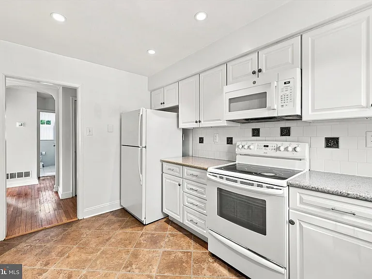 500 E Lancaster Ave #127A — Photo 7