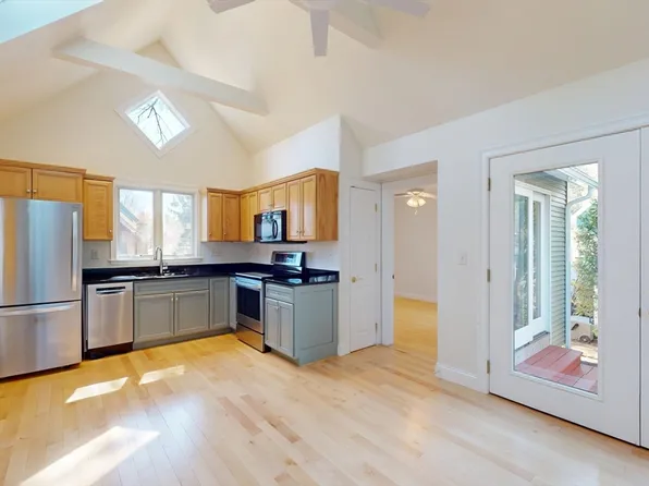 59 Laurel Park #59, Northampton, MA 01060