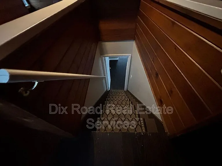 144 Niagara Ave — Photo 19