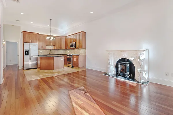 Rented by Twyford Real Estate | media 12