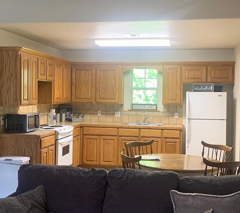 2nd image of 10 Creed St
