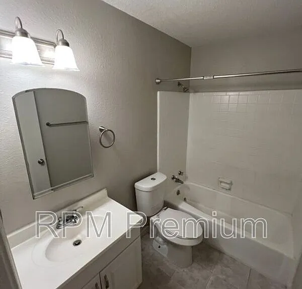 4133 Lee St #17 — Photo 13