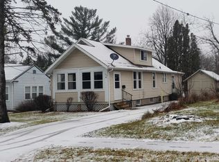 370 W Cedar St, Platteville, WI 53818