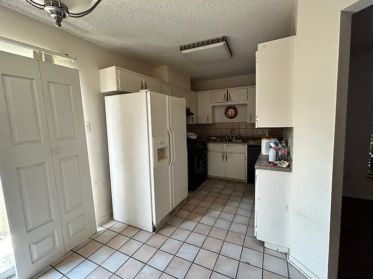 11205 Selma Dr — Photo 4