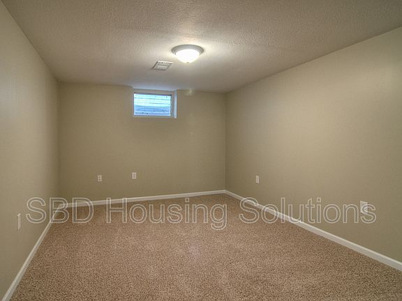 5th image of 10601 Skiles Ave
