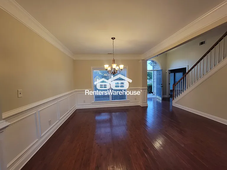 1025 Rowanshyre Cir — Photo 5