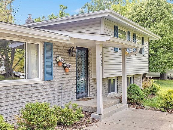 2nd image of 3522 E Grandview Dr