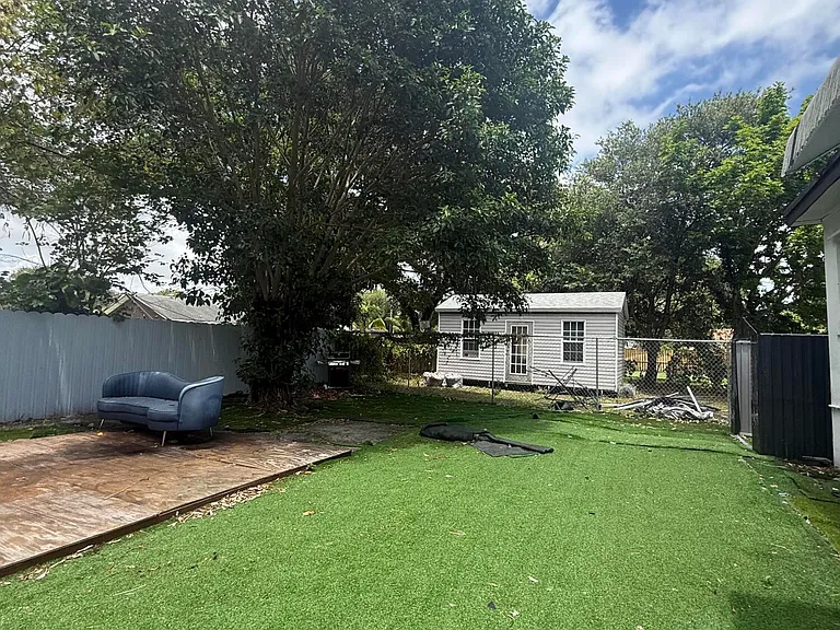 6315 SW 32nd St — Photo 13
