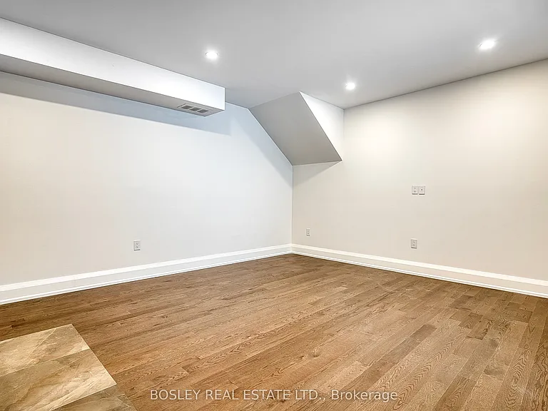 2579 Yonge St #202 — Photo 2