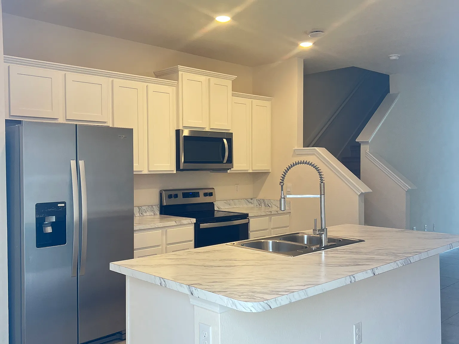 2 bed, 2.5 bath, 1109 sqft, $1,650 — Photo 3