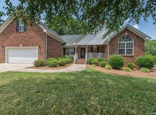 2204 Courtyard Ln, Monroe, NC 28112