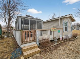 95 Dinosaur Rd, Wilmington, IL 60481