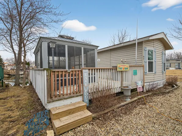 95 Dinosaur Rd, Wilmington, IL 60481
