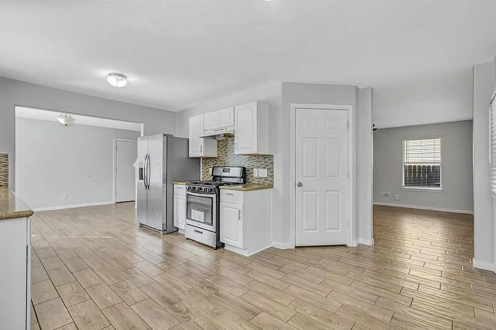 3 bed, 2.5 bath, 1703 sqft, $1,800 — Photo 1