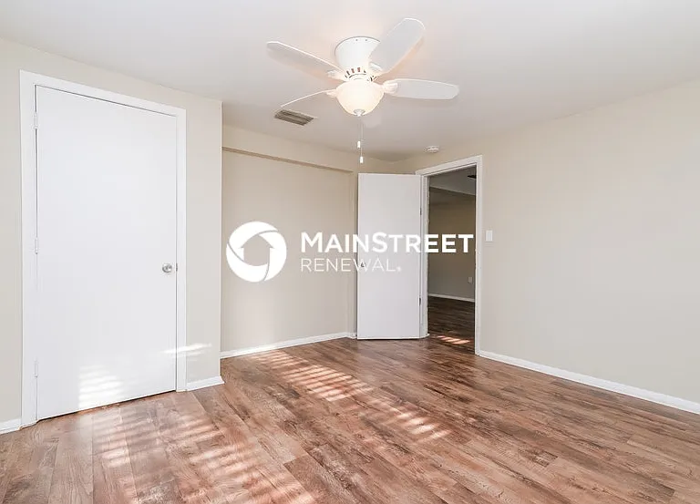 1050 Normandy Blvd — Photo 11