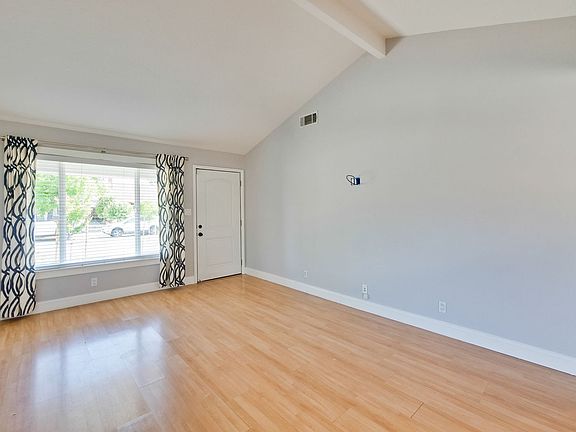 4th image of 192 Kehoe Ct