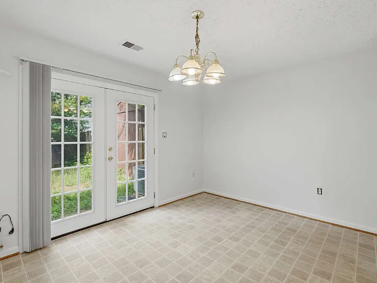8635 Reinecke Ct — Photo 10
