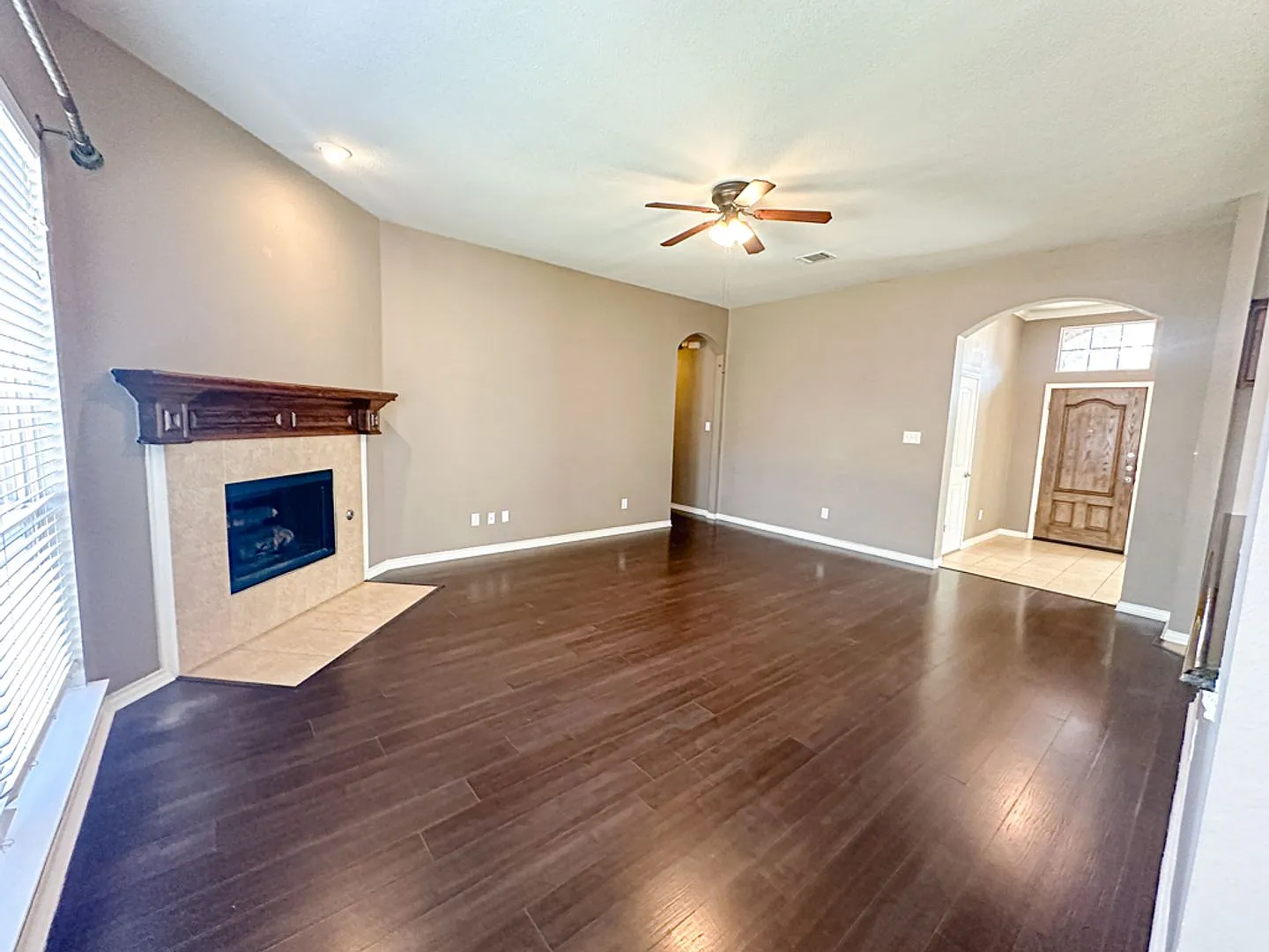 Gorgeous home in great community! — Photo 2