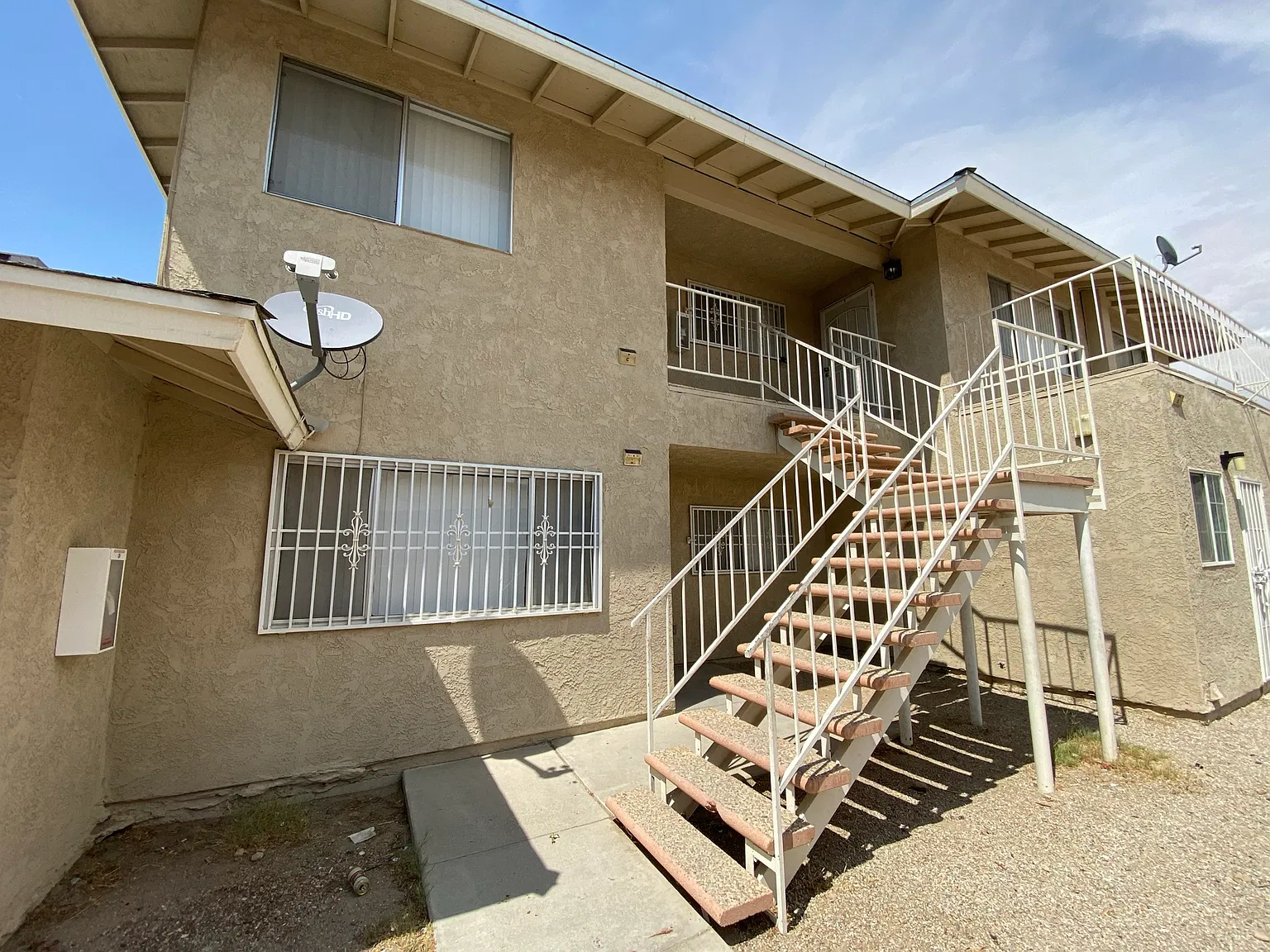 2 bed, 900 sqft, $1,350 — Photo 3