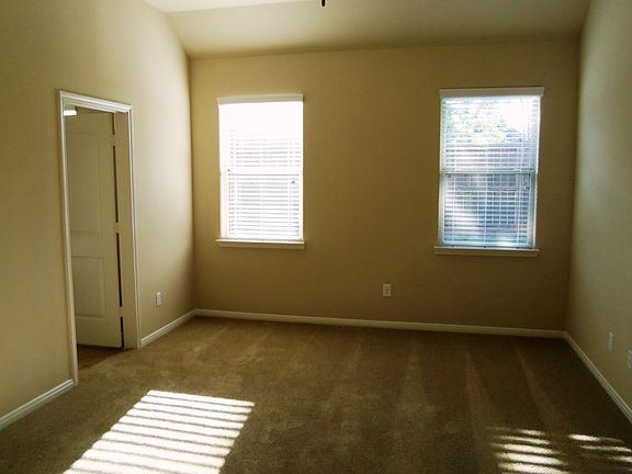 2nd image of 19307 Boulder Bay Ln
