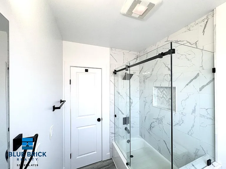 512 N Normandie Ave #4 — Photo 4