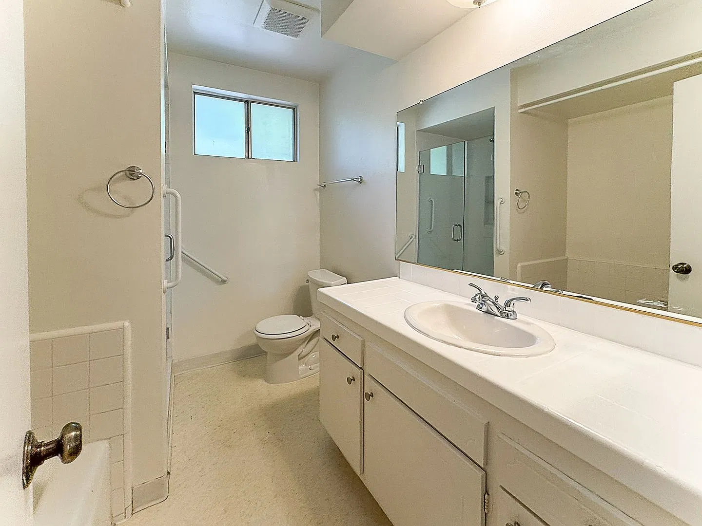 10381 Almayo Ave — Photo 4