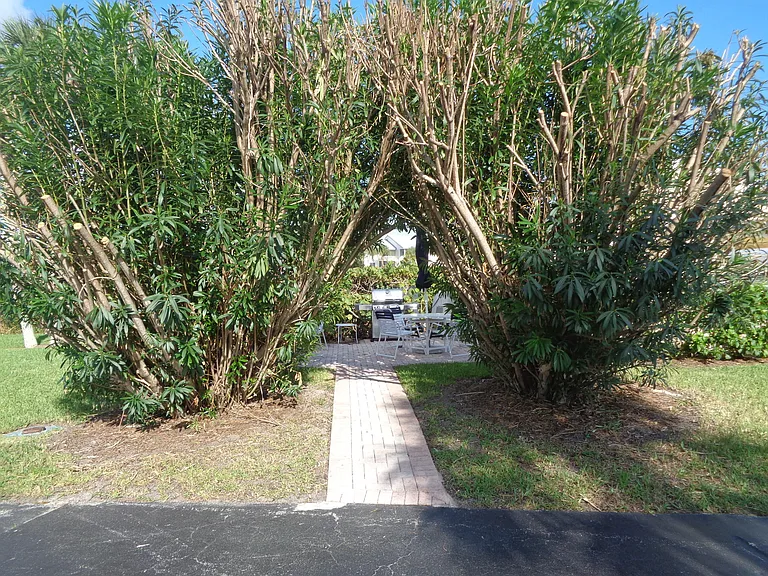 5527 NE Gulfstream Way — Photo 28