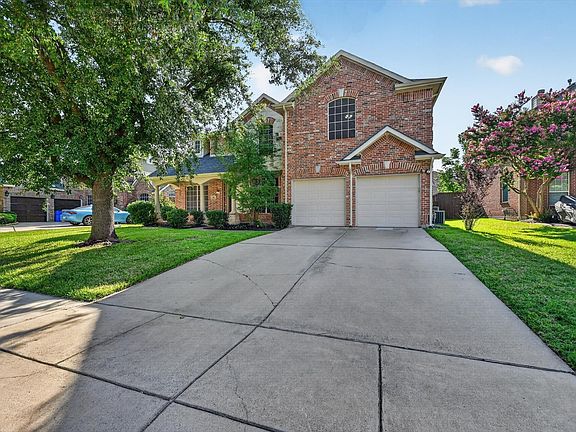 2nd image of 305 Victory Ln