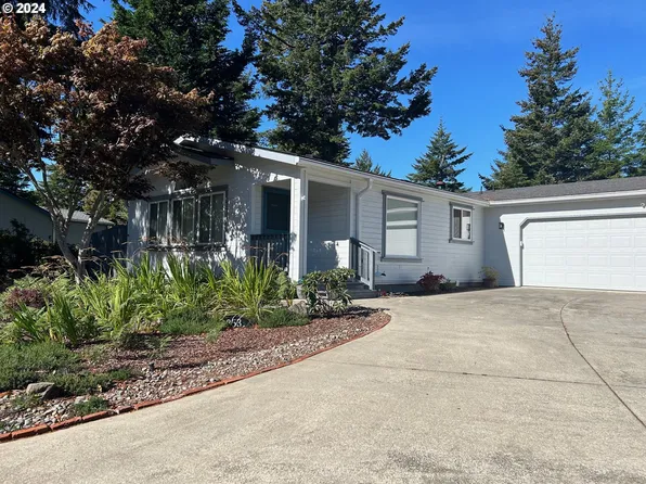 853 Munsel Creek Loop, Florence, OR 97439
