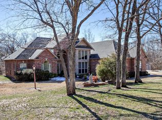 712 Spring Ln, Bristow, OK 74010