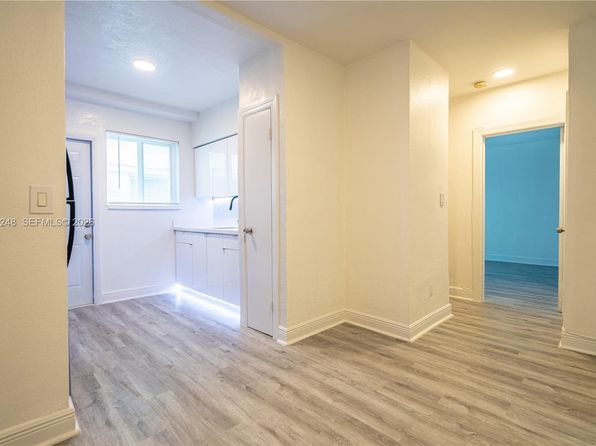 7325 Carlyle Ave APT 9