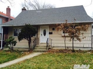 5215 Marathon Pkwy, Little Neck, NY 11362