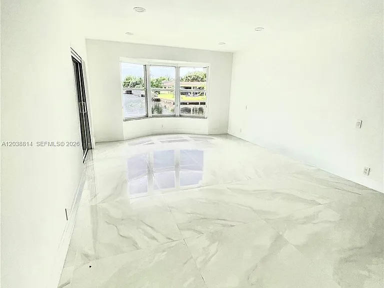 5721 Bayview Dr — Photo 7